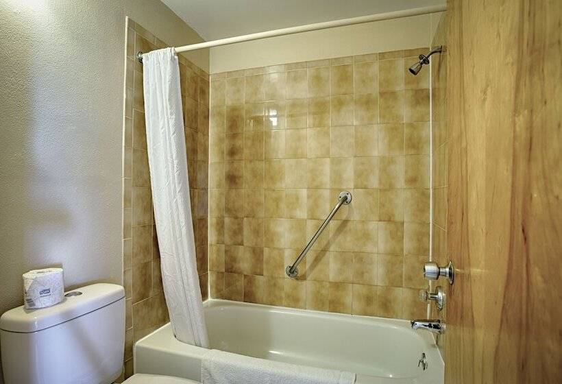 فندق Tarpon Shores Inn