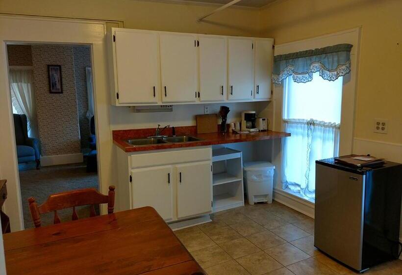 فندق Thayers Inn