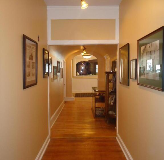 فندق Thayers Inn