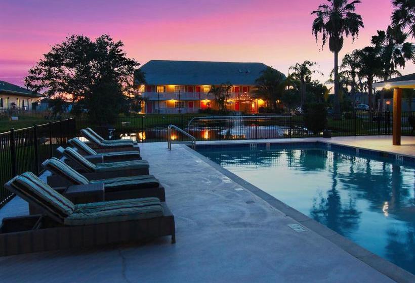 فندق The Palmer Inn & Tennis Club