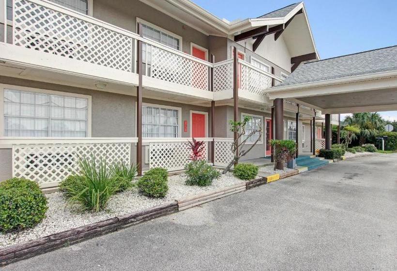 فندق The Palmer Inn & Tennis Club