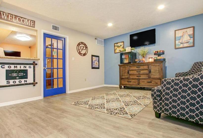 فندق The Palmer Inn & Tennis Club