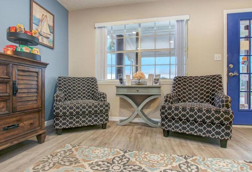 فندق The Palmer Inn & Tennis Club