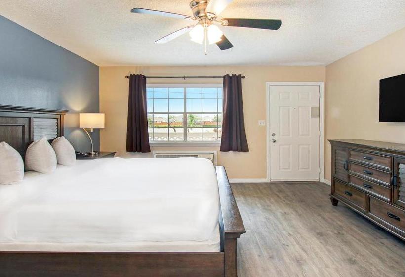 فندق The Palmer Inn & Tennis Club