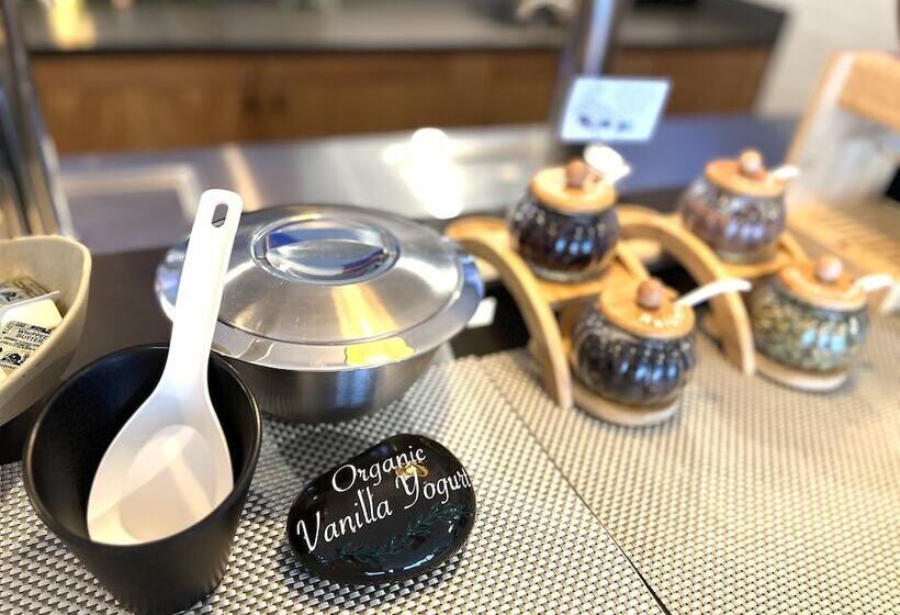 Maine Evergreen Hotel, Ascend Hotel Collection