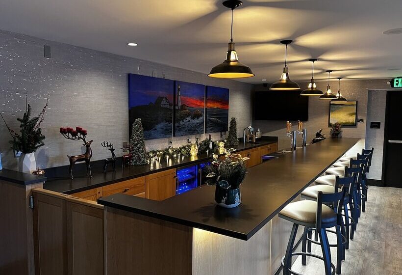 Maine Evergreen Hotel, Ascend Hotel Collection