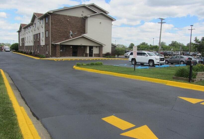 모텔 American Inn & Suites Metro Airport