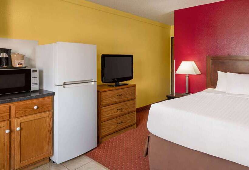 Motel Baymont By Wyndham Cedar Rapids
