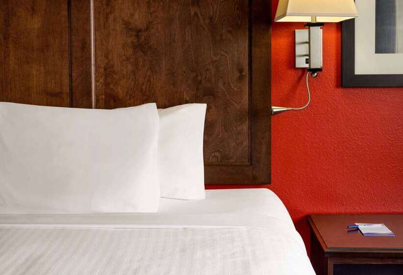 Motel Baymont By Wyndham Cedar Rapids