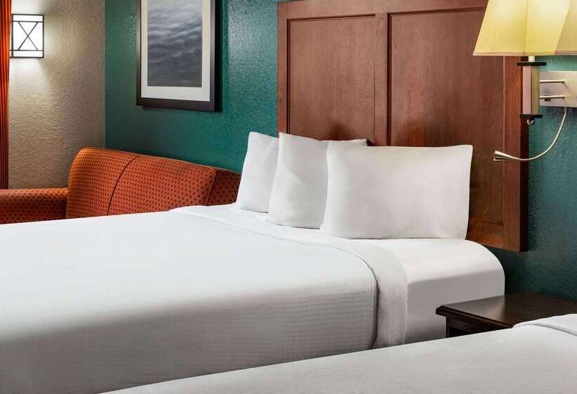 Motel Baymont By Wyndham Cedar Rapids