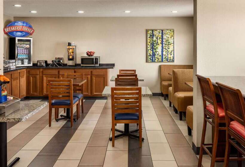 Motel Baymont By Wyndham Cedar Rapids