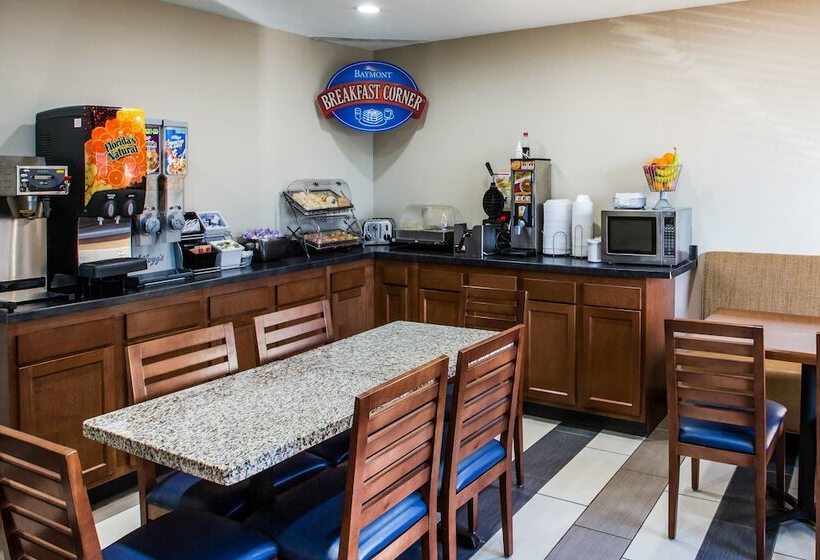 Motel Baymont By Wyndham Cedar Rapids