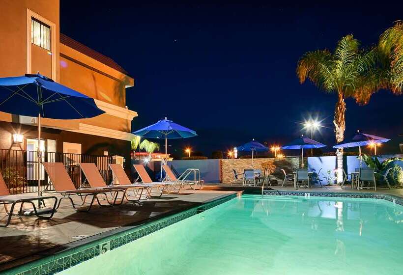 מוטל Best Western Plus Diamond Valley Inn