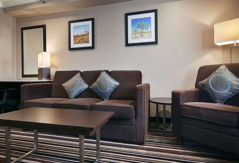 מוטל Best Western Plus Diamond Valley Inn