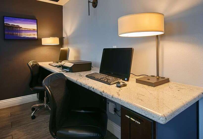 فندق على الطريق Best Western Plus Diamond Valley Inn