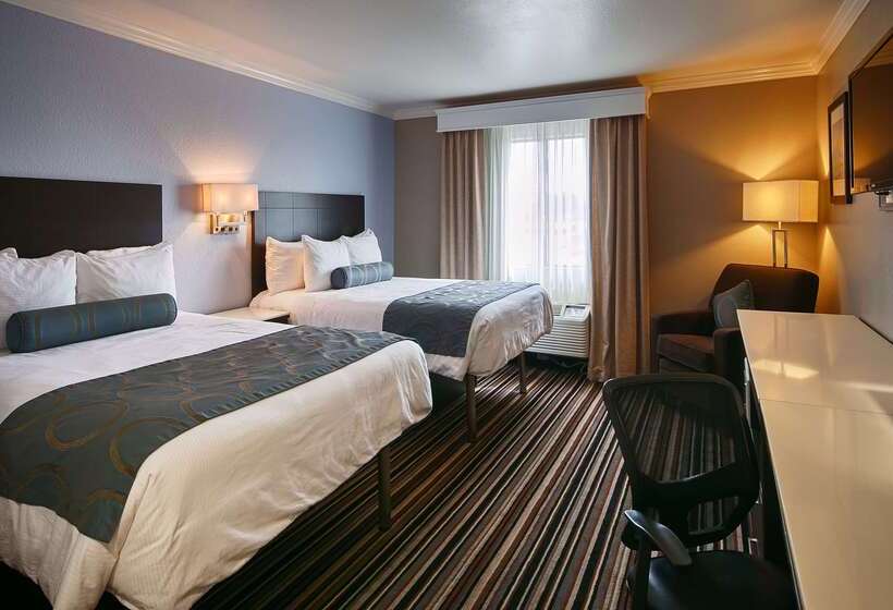 מוטל Best Western Plus Diamond Valley Inn