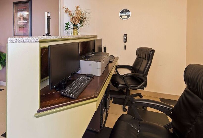 فندق على الطريق Baymont by Wyndham Marion, Oh