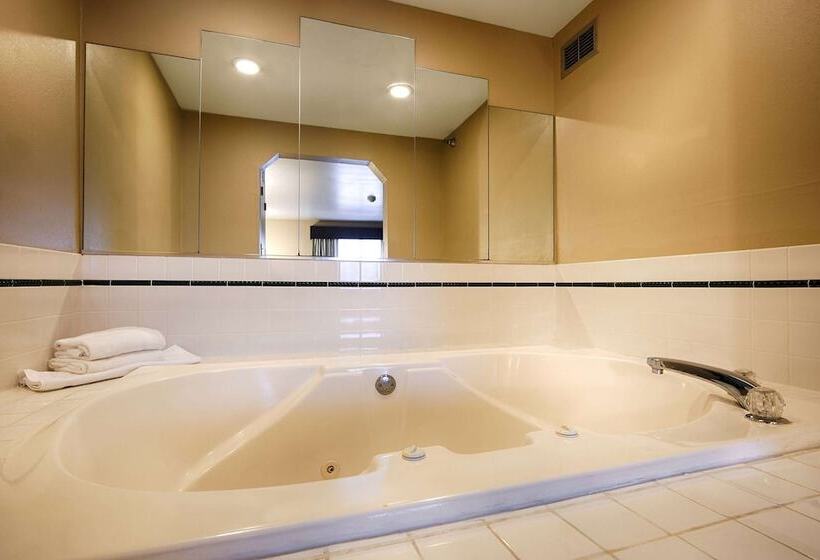 فندق على الطريق Baymont by Wyndham Marion, Oh