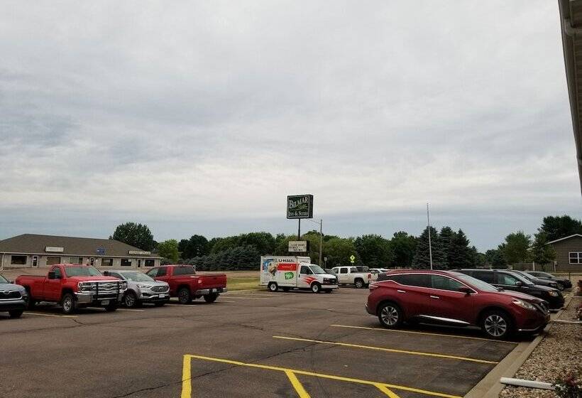 Мотель Bilmar Inn & Suites Dell Rapids
