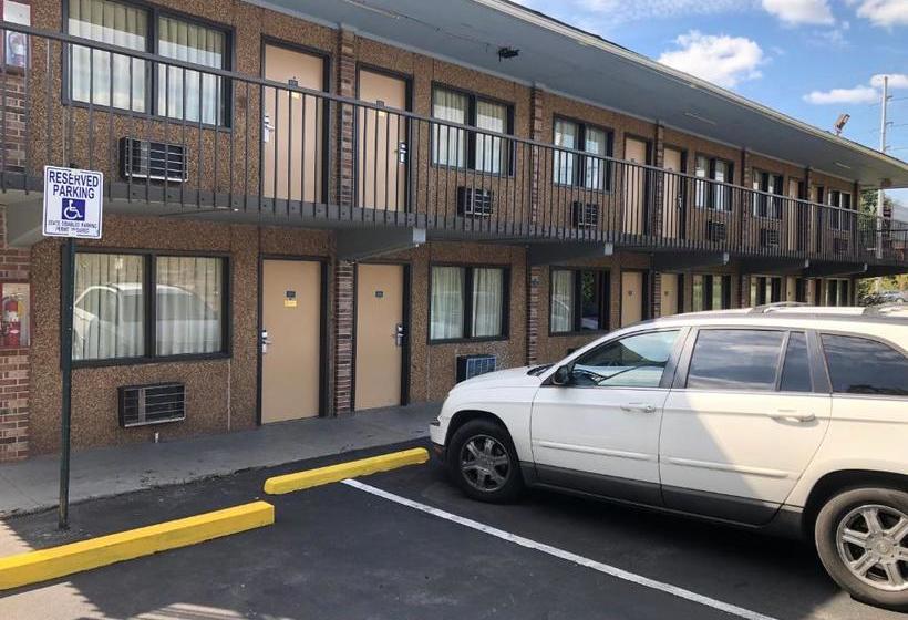 מוטל Inn Between The Hedges