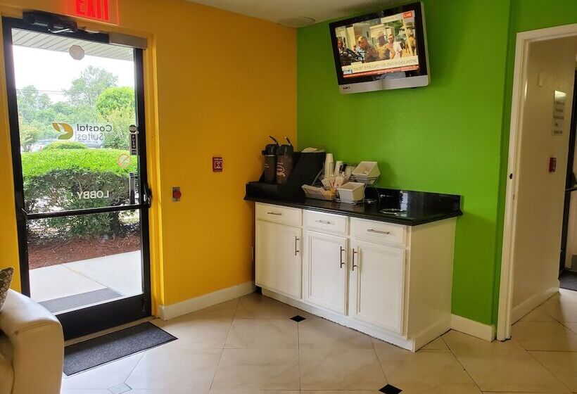 모텔 Coastal Inn & Suites