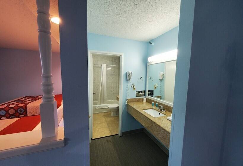 Мотель Coastal Inn & Suites