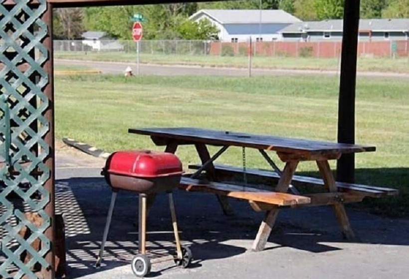 فندق على الطريق Colstrip Inn & Suites