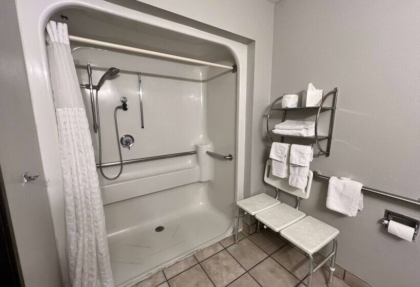 فندق على الطريق Antelope Inn & Suites