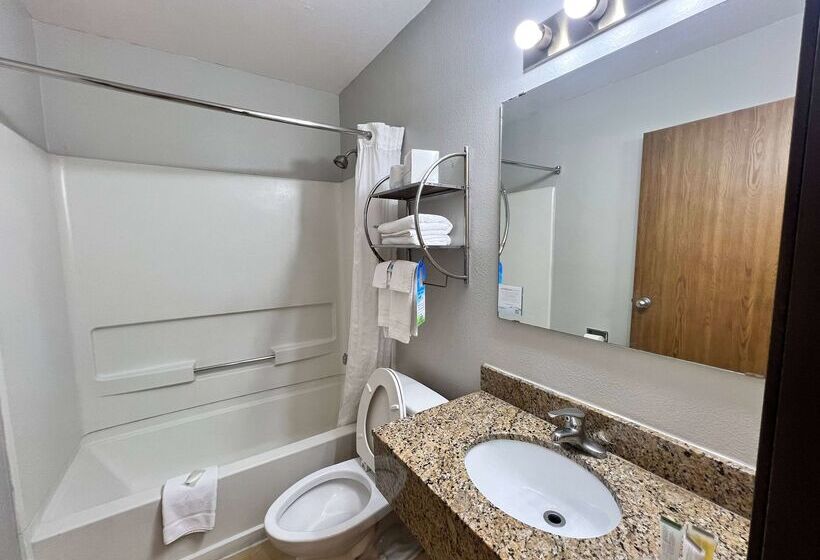 فندق على الطريق Antelope Inn & Suites