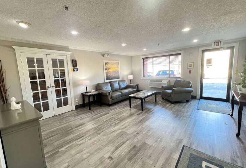 فندق على الطريق Antelope Inn & Suites