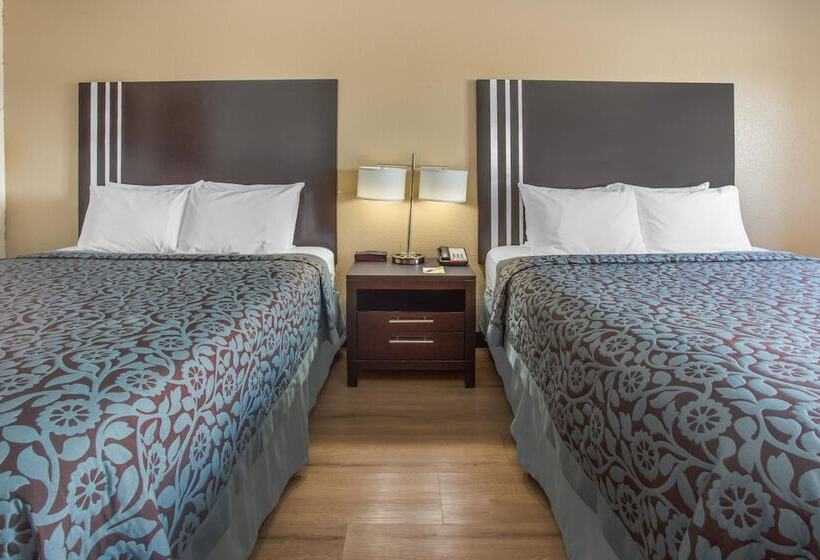 汽车旅馆  Days Inn By Wyndham Le Roy/bloomington Southeast