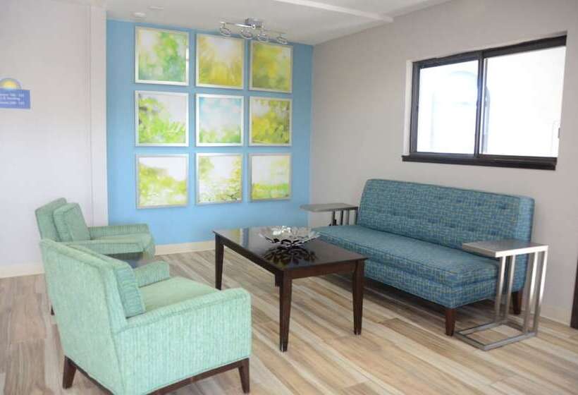 汽车旅馆  Days Inn By Wyndham Le Roy/bloomington Southeast