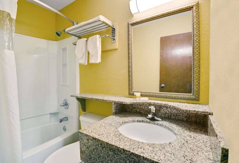 מוטל Days Inn By Wyndham Torrington