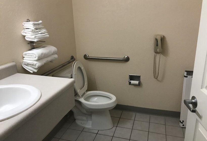 فندق على الطريق Heritage Place Inn