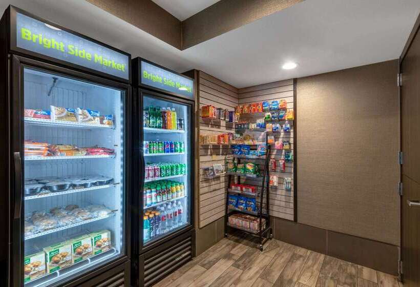 فندق على الطريق La Quinta By Wyndham Anchorage Airport