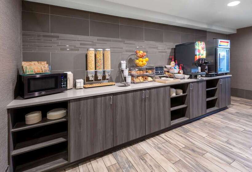 فندق على الطريق La Quinta By Wyndham Anchorage Airport