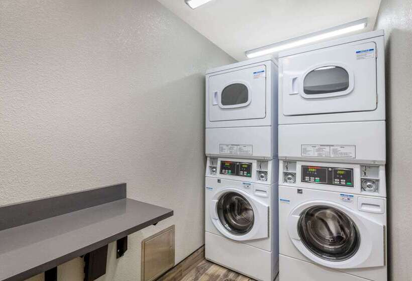מוטל La Quinta By Wyndham Anchorage Airport