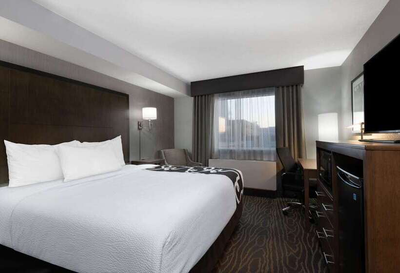 מוטל La Quinta By Wyndham Anchorage Airport