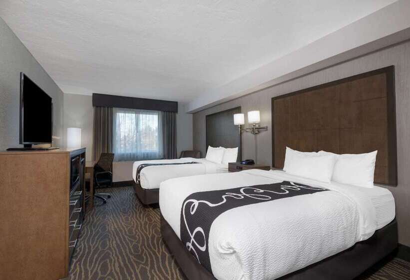 فندق على الطريق La Quinta By Wyndham Anchorage Airport