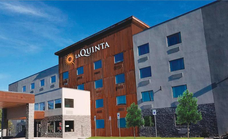 מוטל La Quinta By Wyndham Anchorage Airport