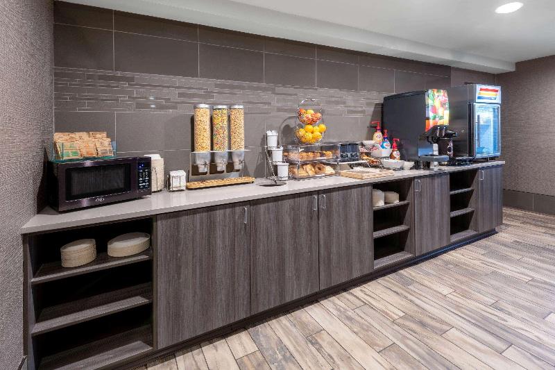 מוטל La Quinta By Wyndham Anchorage Airport