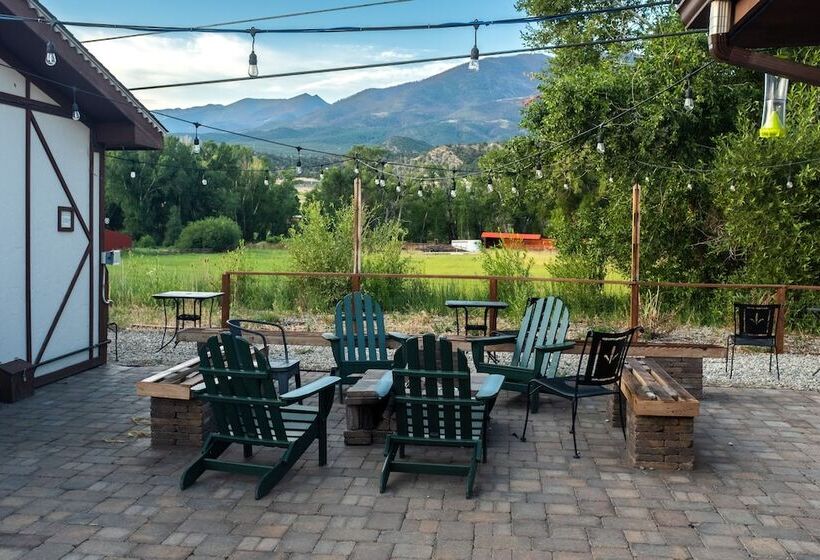 モーテル Loyal Duke Lodge