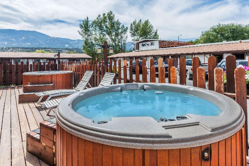 モーテル Loyal Duke Lodge