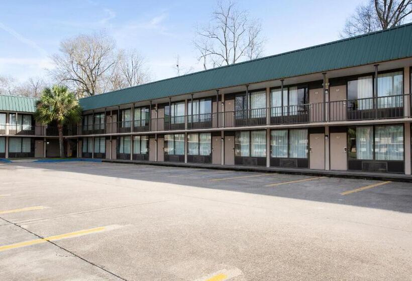 汽车旅馆  OYO Hotel Port Allen LA I-10 West