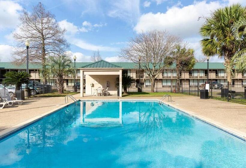 汽车旅馆  OYO Hotel Port Allen LA I-10 West