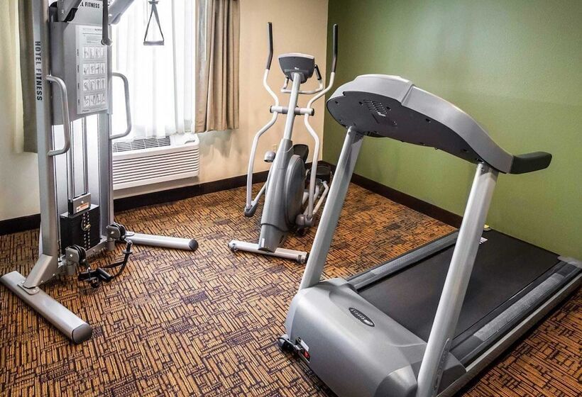 فندق على الطريق Quality Inn Chesterton Near Indiana Dunes National Park I94