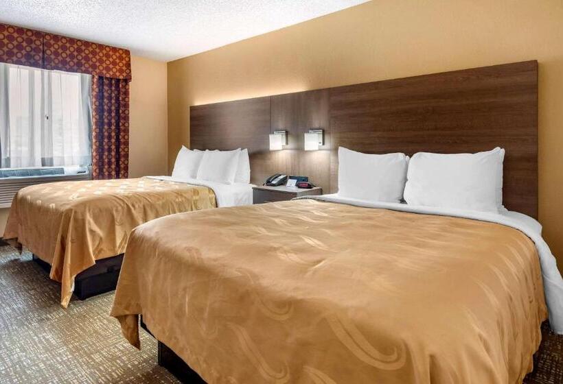 فندق على الطريق Quality Inn