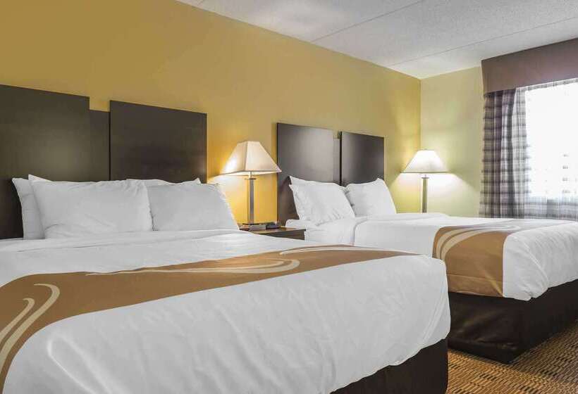 모텔 Quality Inn & Suites