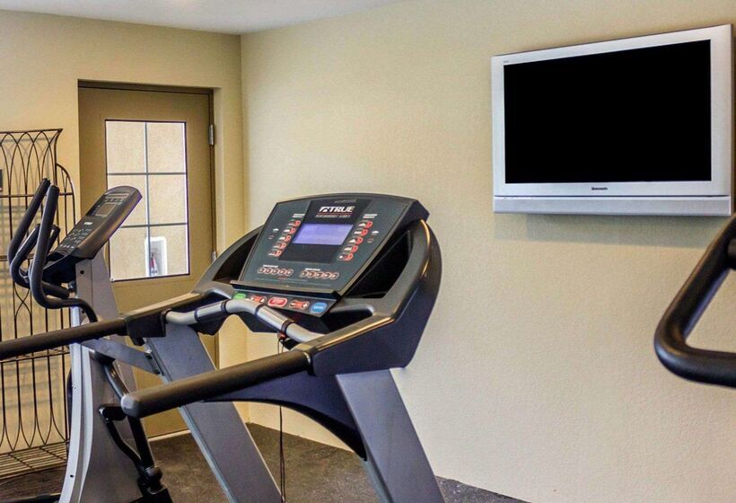 فندق على الطريق Quality Inn Waterbury