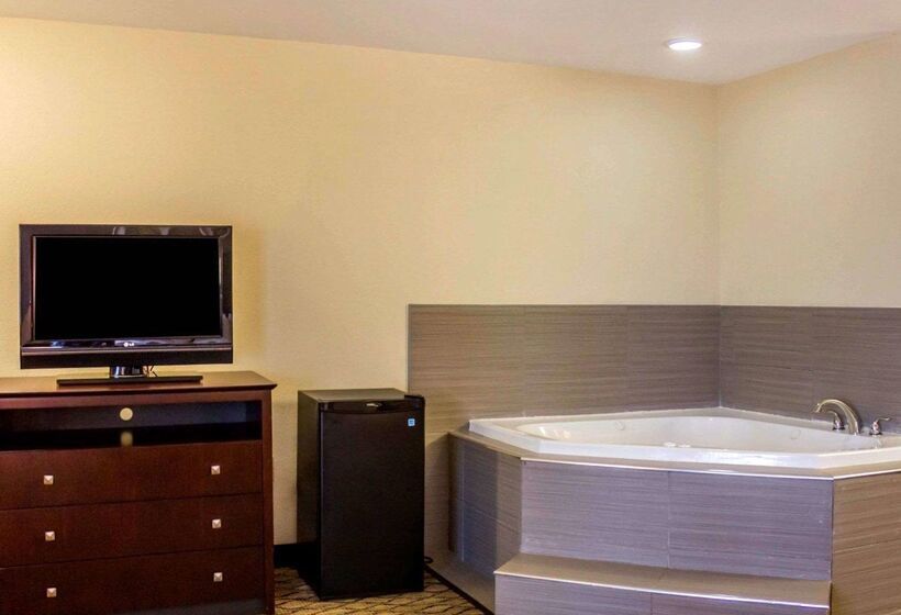 فندق على الطريق Quality Inn Waterbury